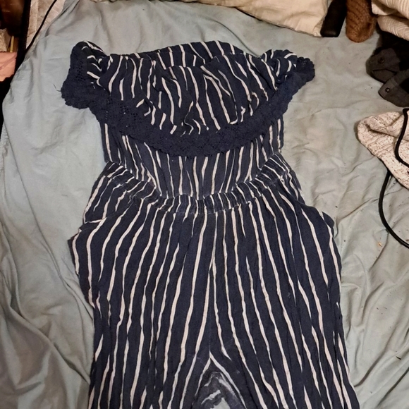 Clothes - Picture 1 of 3